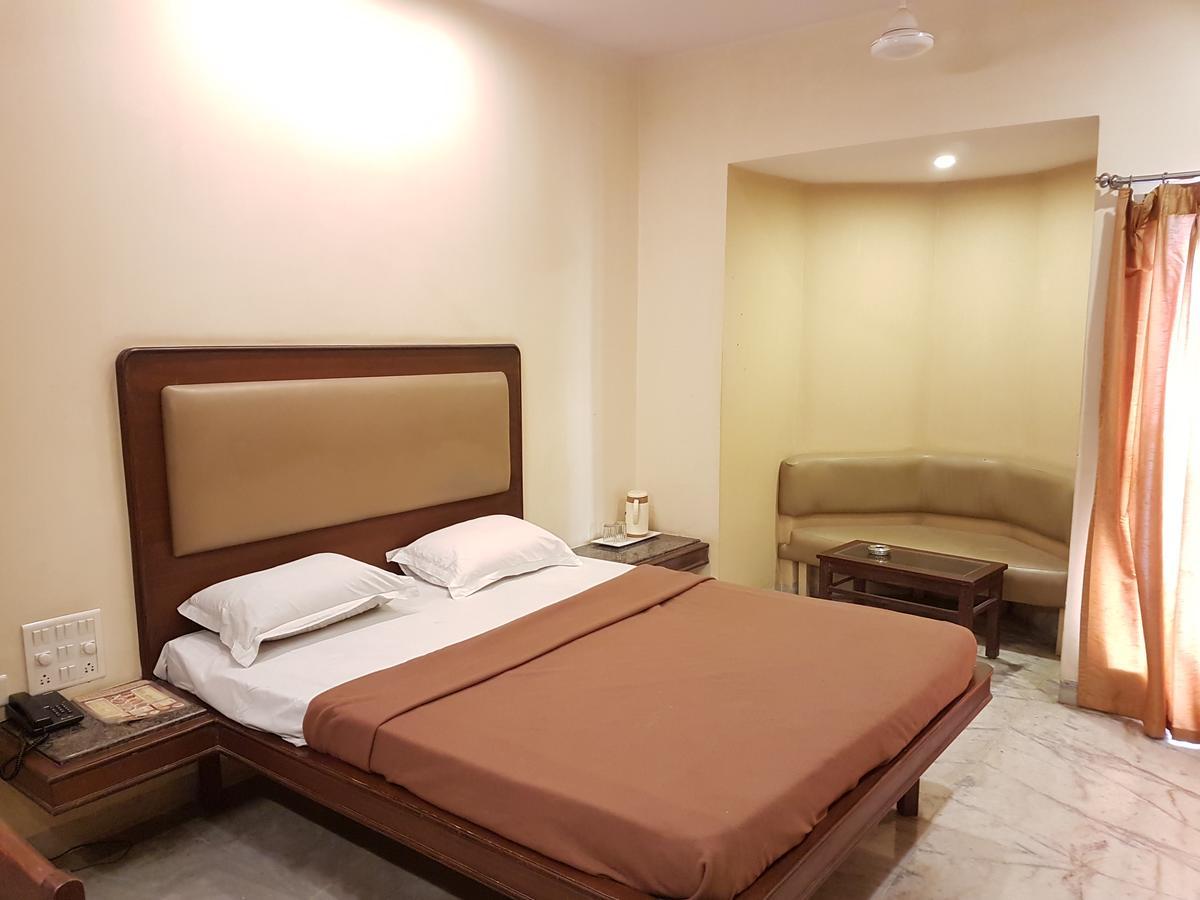 Hotel Rajmata Hyderabad Exterior foto