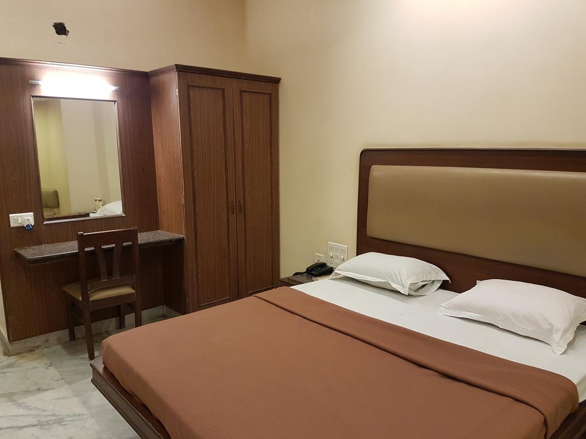 Hotel Rajmata Hyderabad Exterior foto